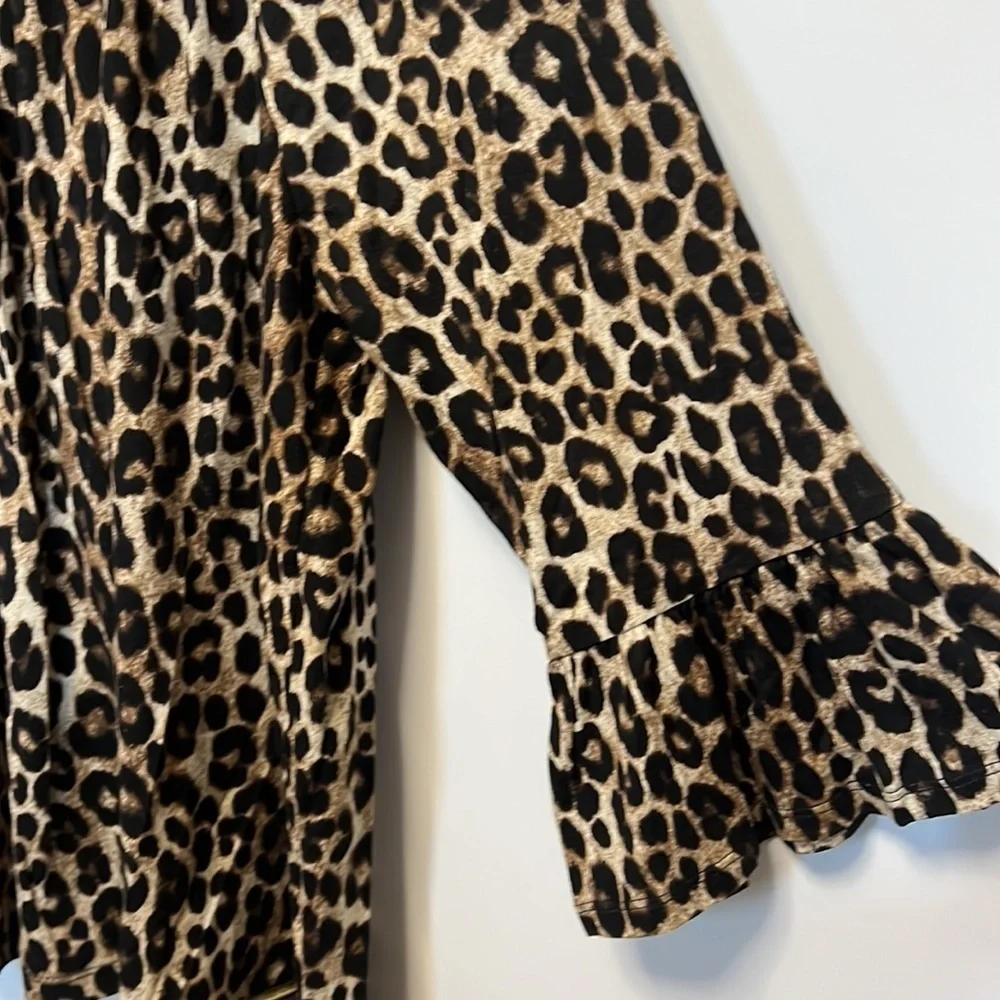 Nwt Michael Kors leopard print gathered round neck top with ruffled sleeves M